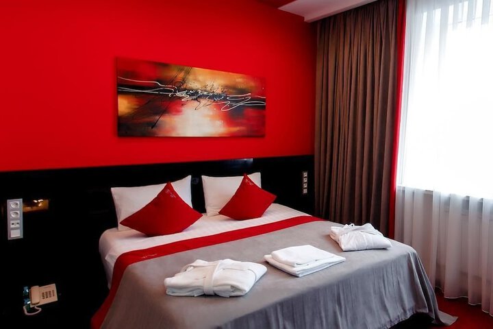 Mildom Premium Hotel