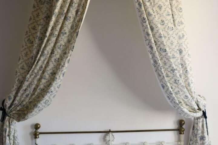 Room 16 of 145