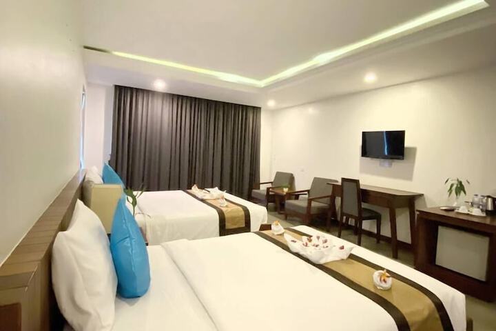 Room 14 of 32