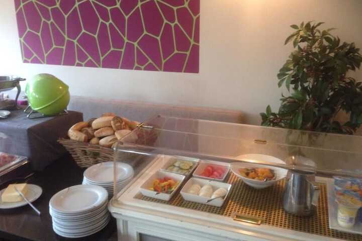 Dining 36 of 43