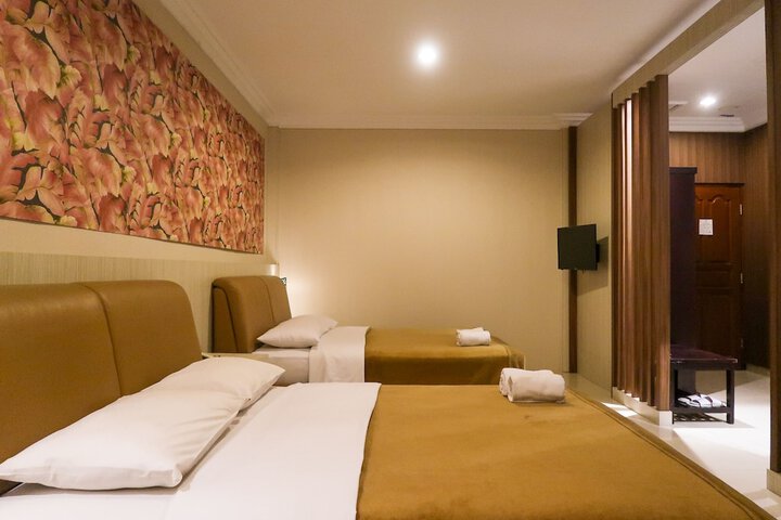 Room 25 of 97