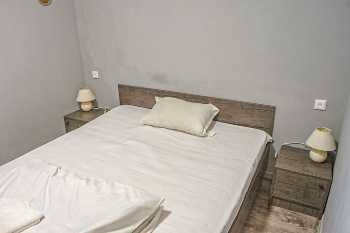 Room 27 of 56