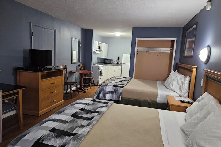 Room 2 of 4
