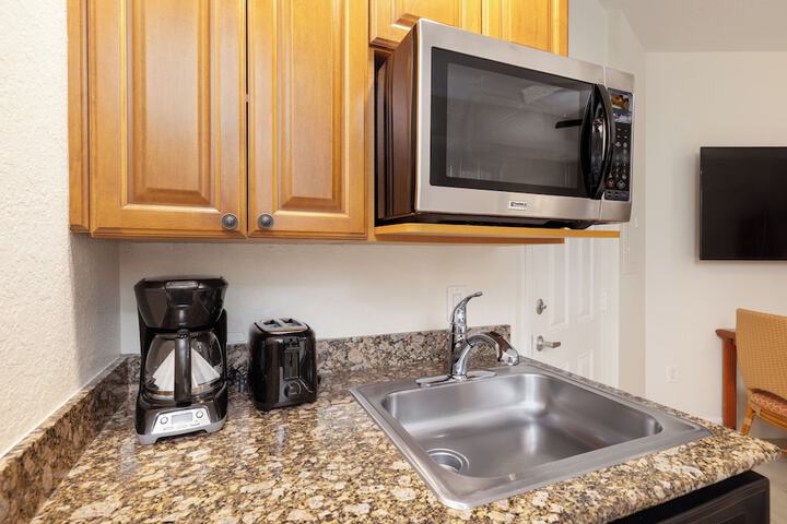 Private kitchenette