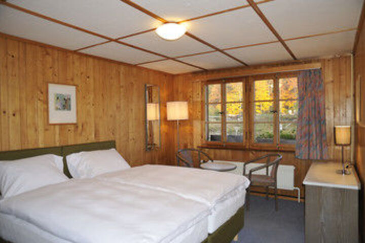 Room 6 of 50