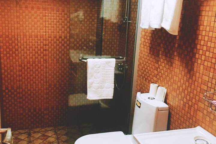 Room 8 of 17