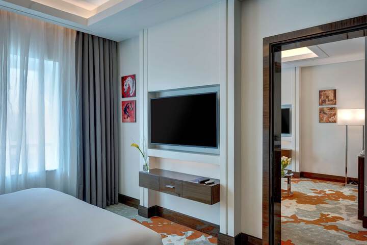 Room 18 of 95