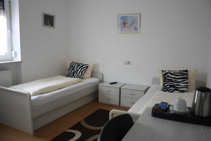 Room 10 of 52