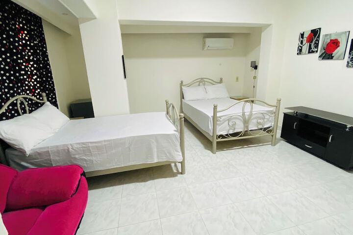 Room 43 of 114