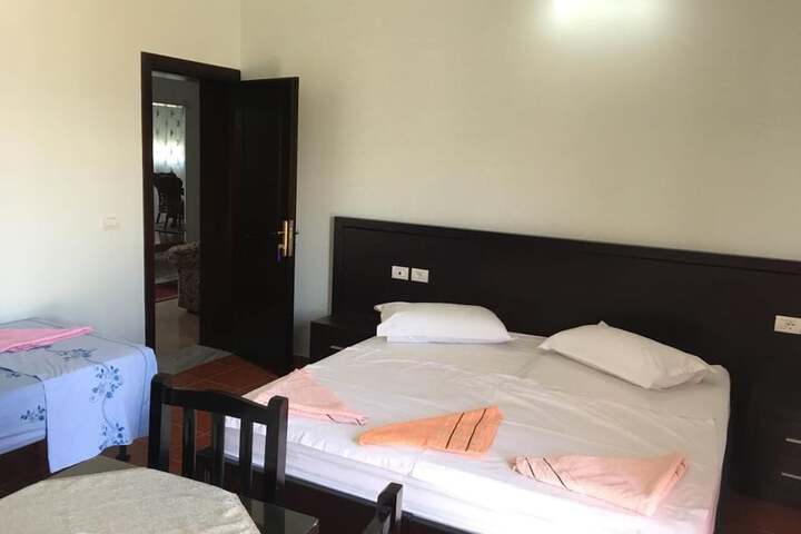 Room 21 of 43