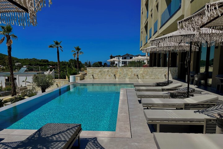 Pool 43 of 66