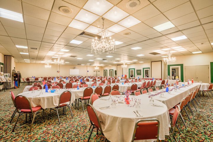 Ballroom/Hall 64 of 71
