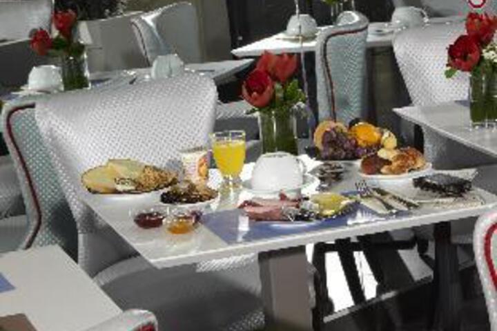 Breakfast/Coffee Service 7 of 18
