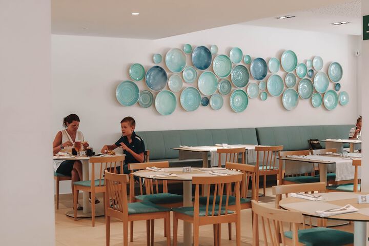 Dining 63 of 101