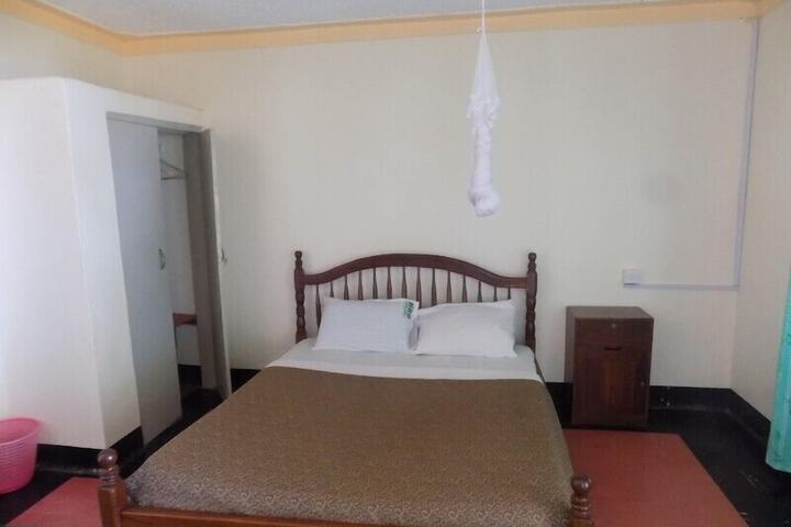 Room 6 of 38