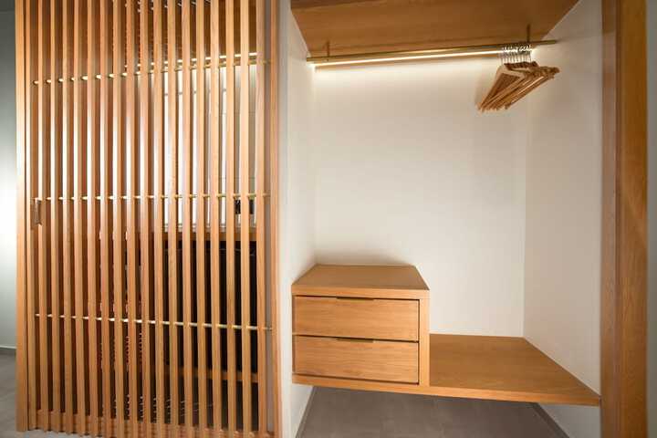 Room 9 of 118