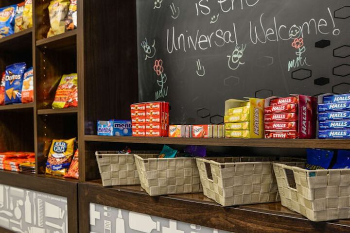 Snack bar