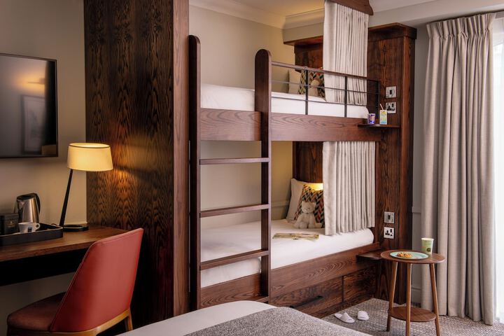 Room 6 of 52