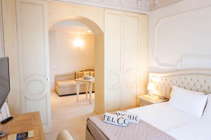 Room 42 of 119
