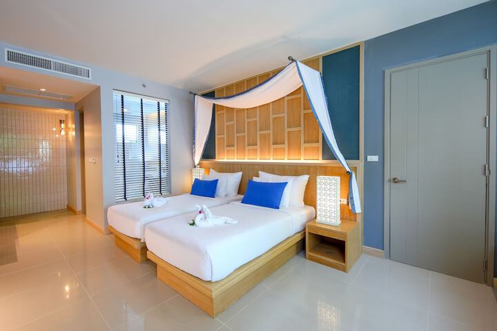 Room 13 of 68