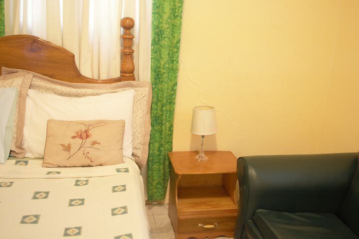 Room 18 of 116