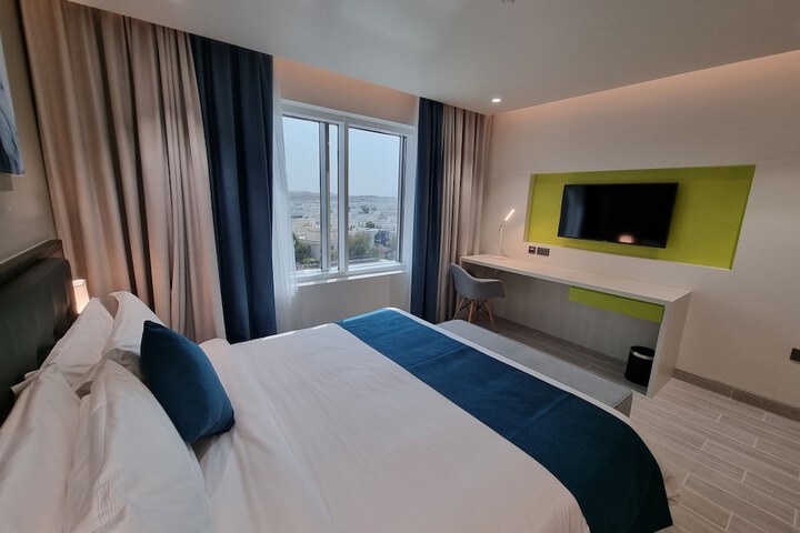Room 20 of 65