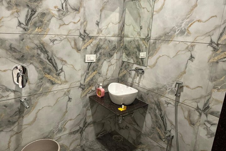 Room 3 of 19