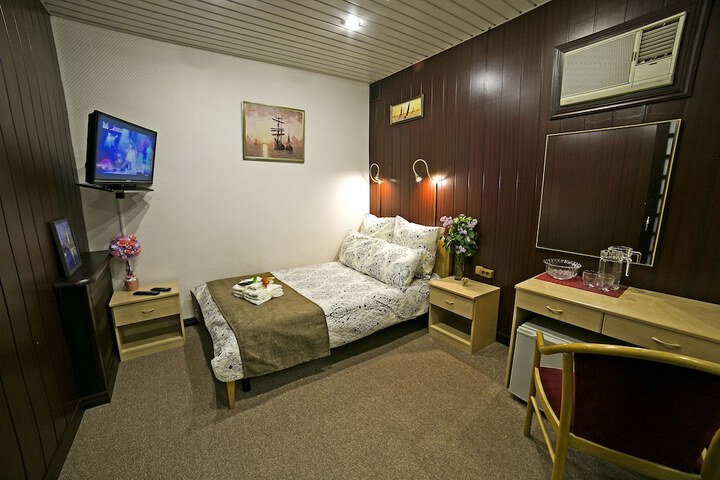 Room 21 of 37