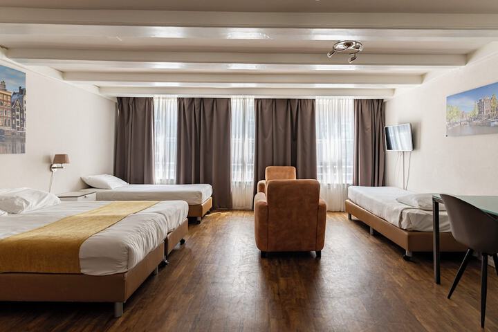 Room 20 of 34