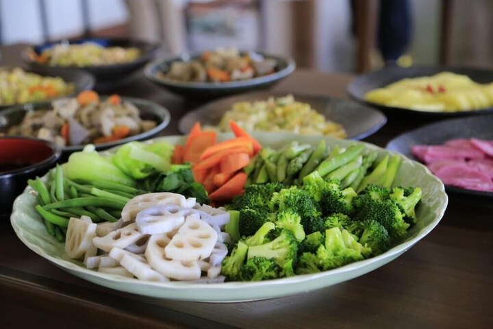 Dining 12 of 13