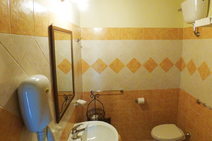 Room 7 of 46