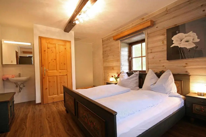 Room 3 of 18