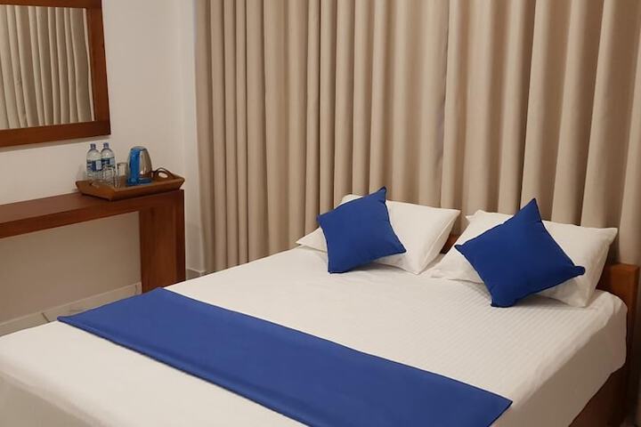 Room 10 of 51