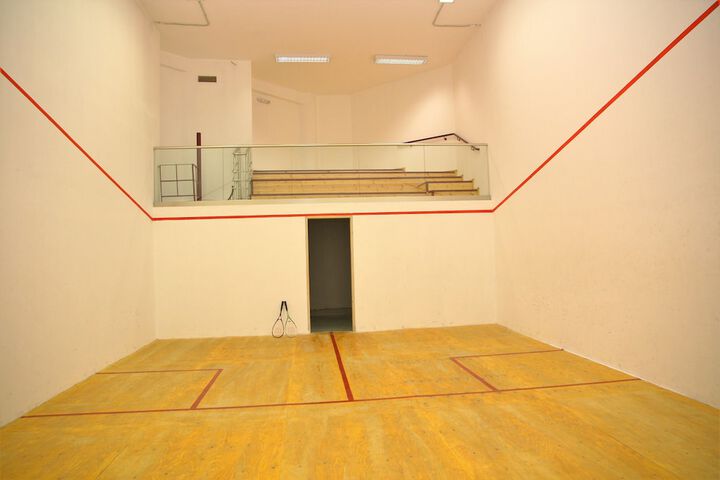 Tennis court