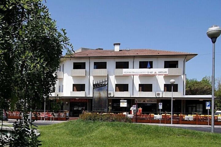 Hotel Entry