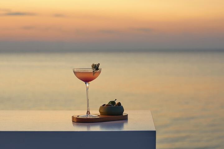 Lounge 370 of 622