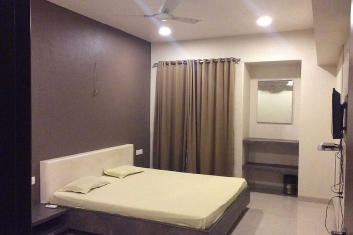 Room 8 of 15