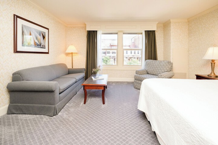 Room 40 of 91