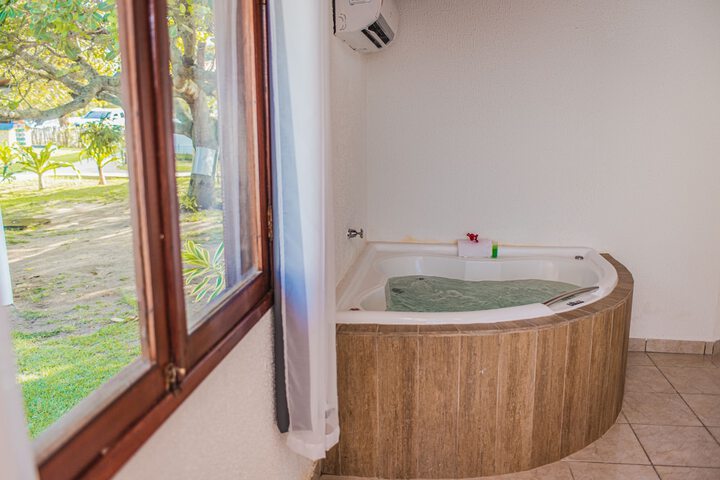 Hot Tub 46 of 63