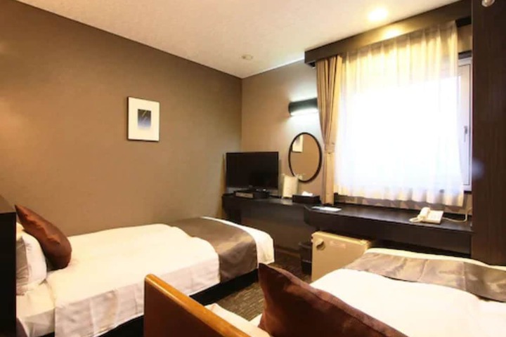 Room 7 of 25
