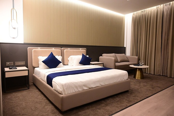 Room 3 of 17