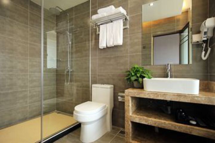 Room 2 of 25