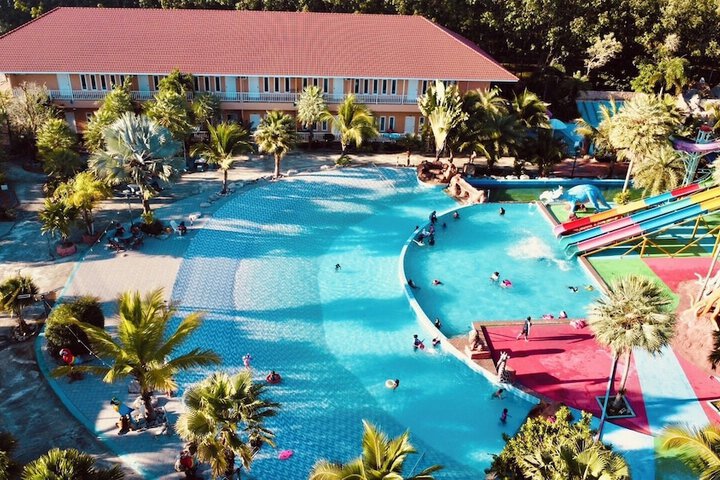 Trang Oasis Waterpark Hotel