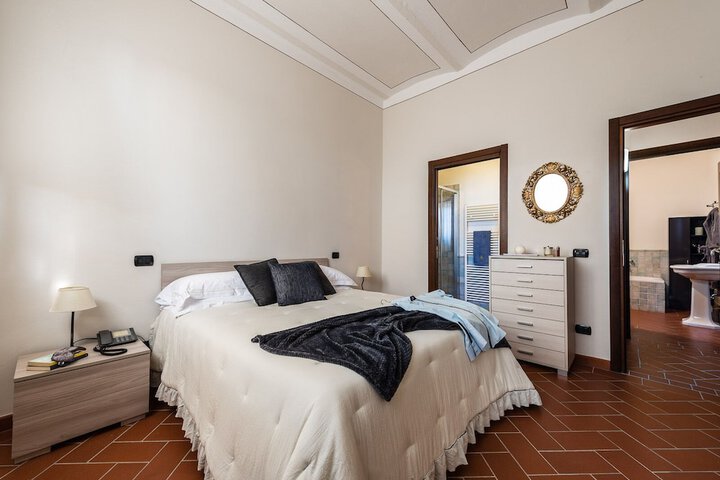 Room 15 of 94
