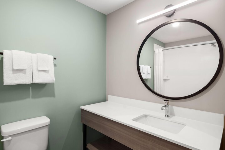 Room 32 of 38