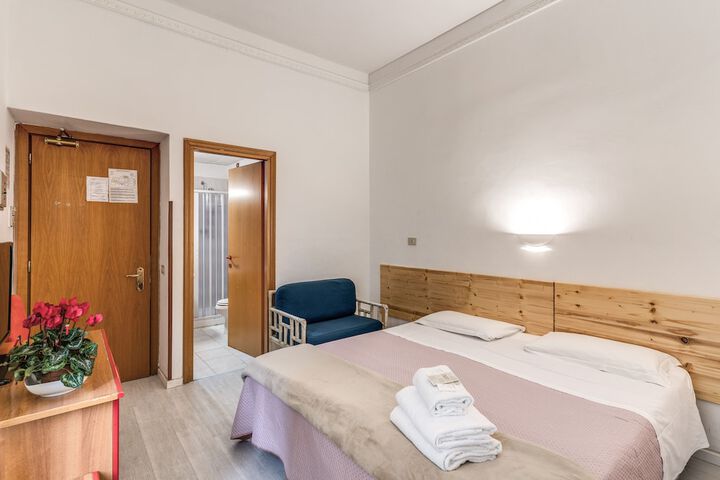 Room 3 of 25