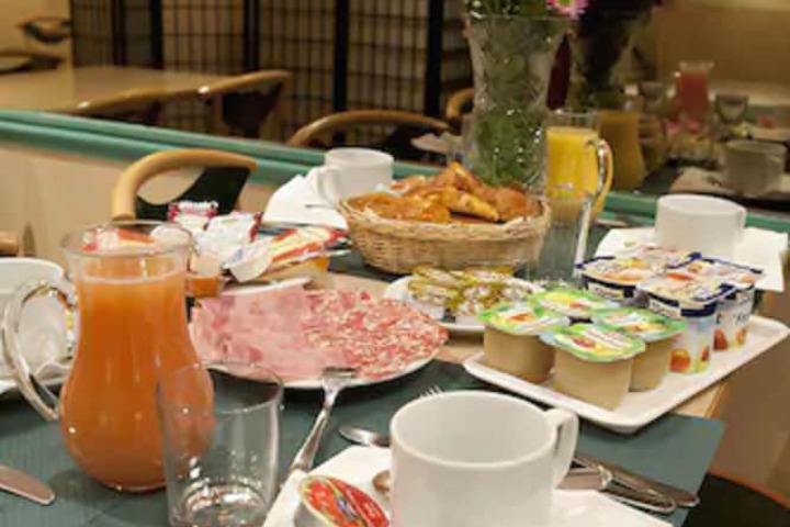 Breakfast/Coffee Service 39 of 53