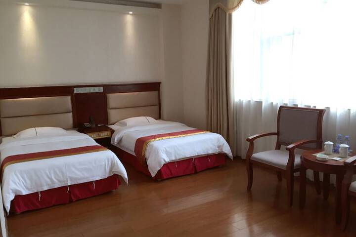 Room 3 of 46
