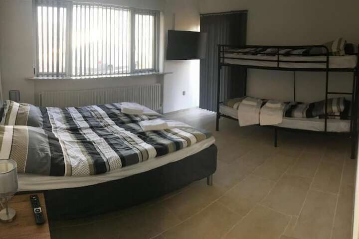 Room 9 of 20
