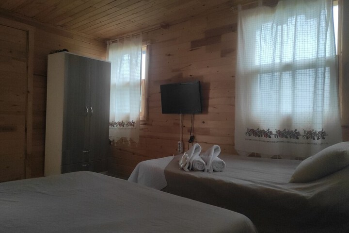 Room 4 of 15